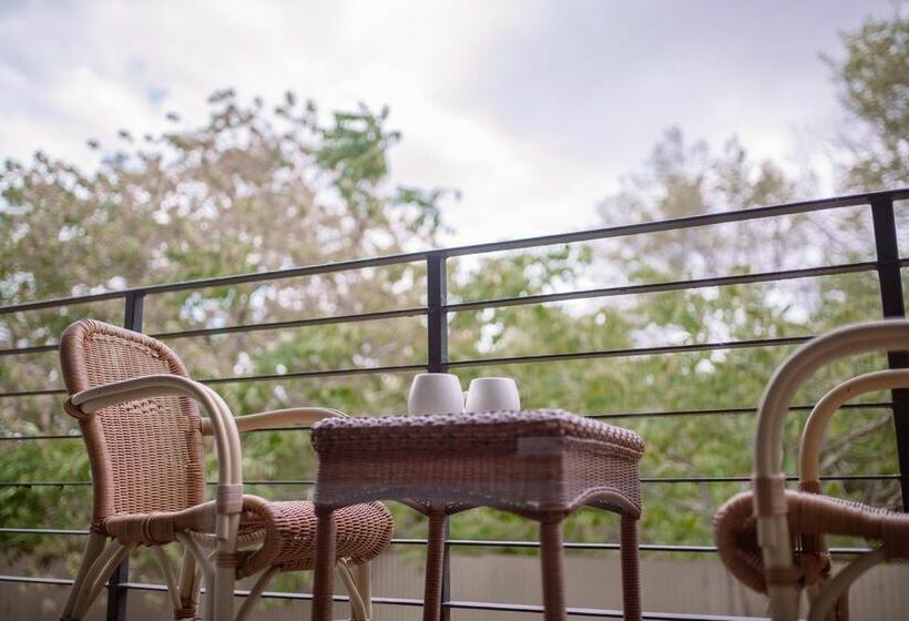 Отель Quest Flemington