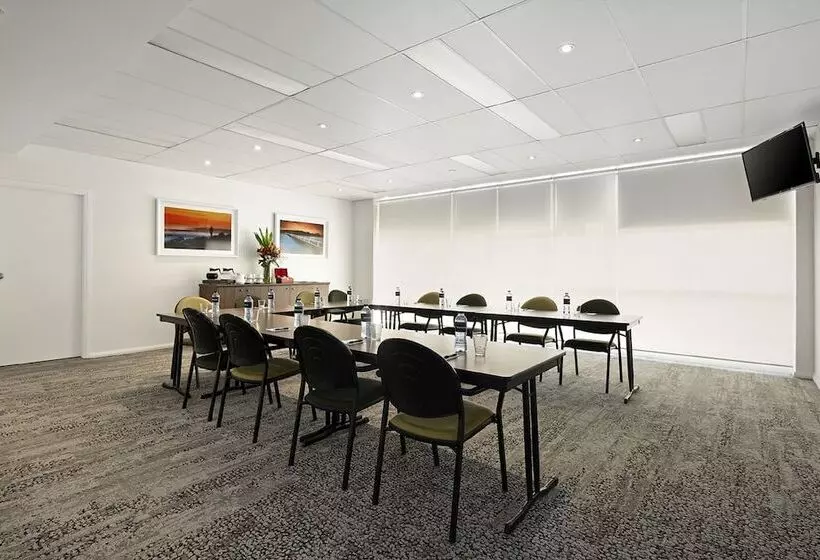 Отель Quest Wollongong