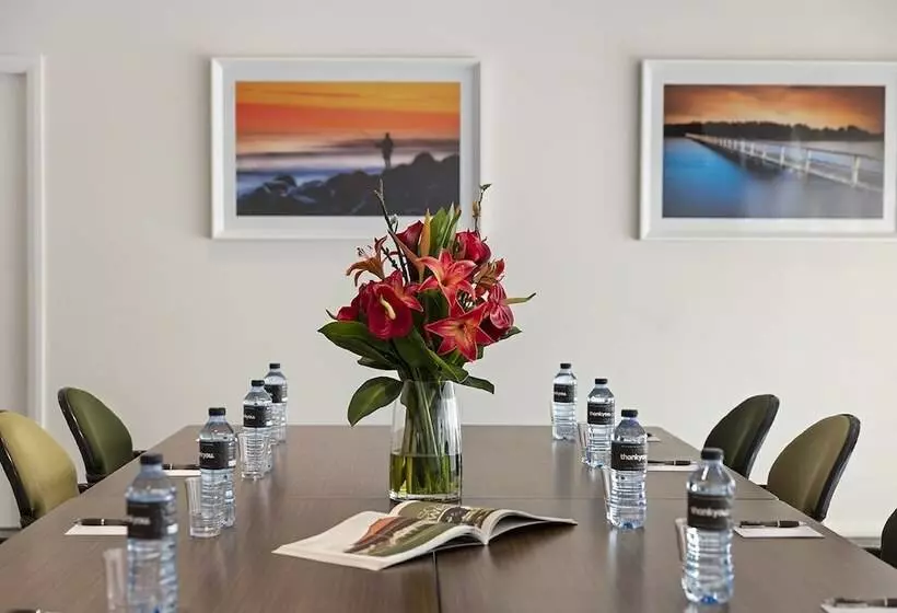 Отель Quest Wollongong