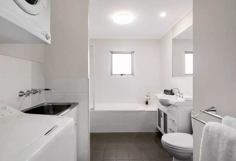 Отель Quest Wollongong