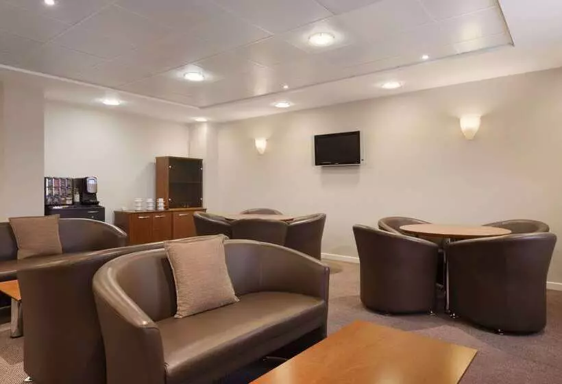 فندق Ramada Plaza Wrexham