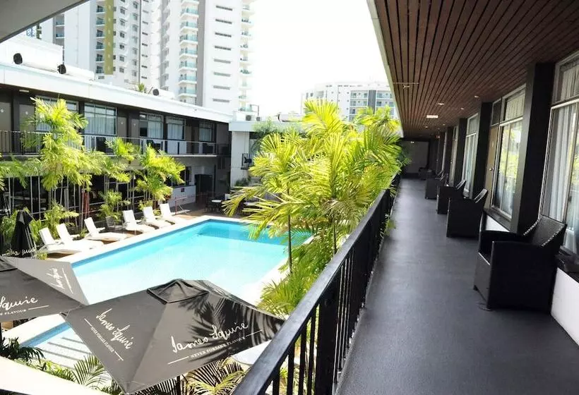 בית מלון כפרי The Cavenagh