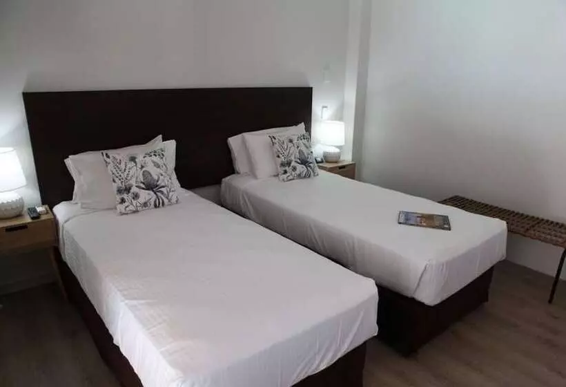 בית מלון כפרי The Cavenagh