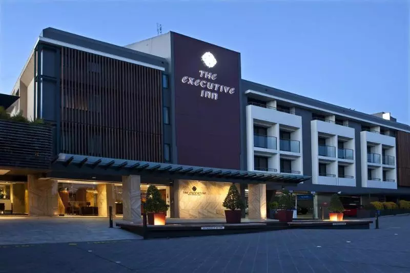 בית מלון כפרי The Executive Inn, Newcastle