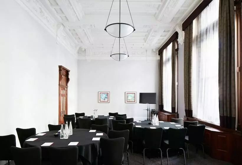 ホテル The Grand At Trafalgar Square