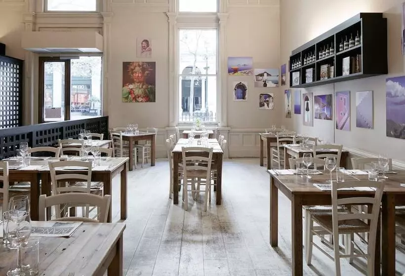 ホテル The Grand At Trafalgar Square