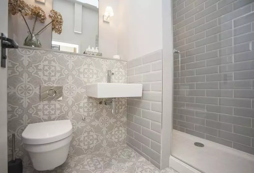 ホテル The King's Arms