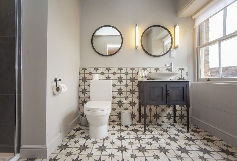 בית מלון כפרי The King's Arms