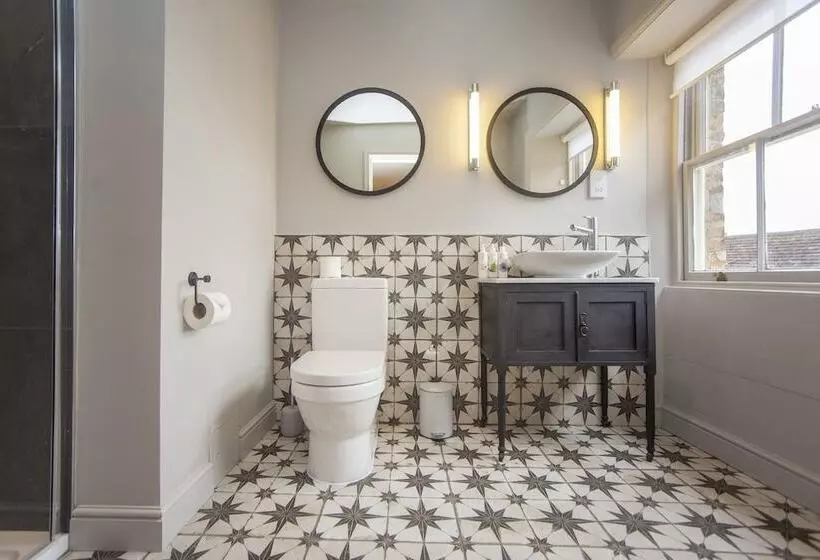 ホテル The King's Arms