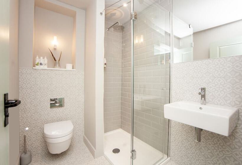 בית מלון כפרי The King's Arms