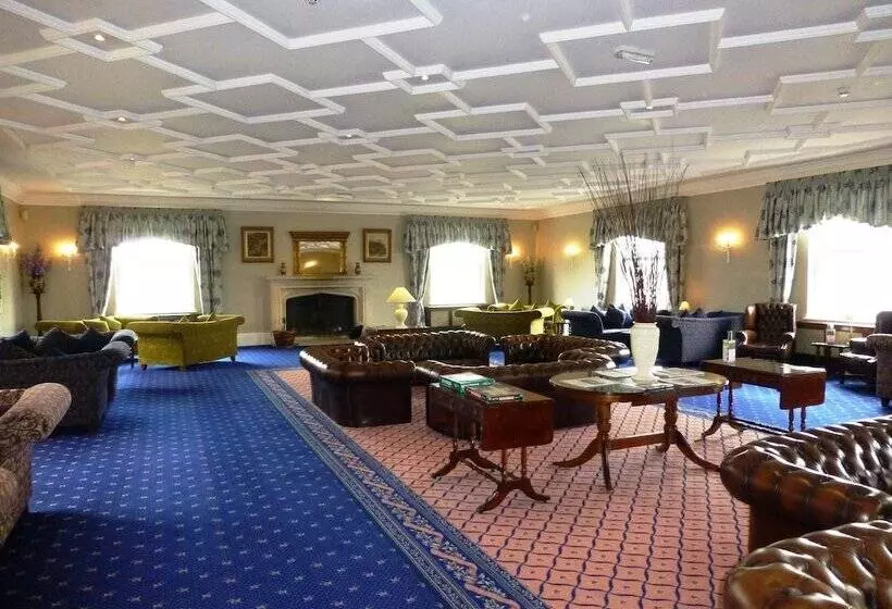 Отель Whittlebury Hall And Spa