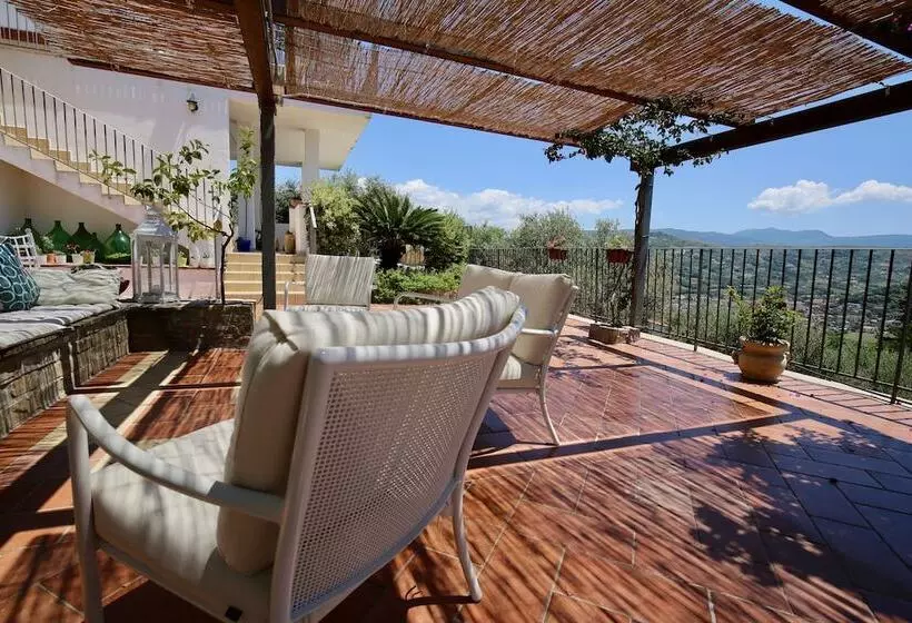 Отель B&b Baia Di Trentova