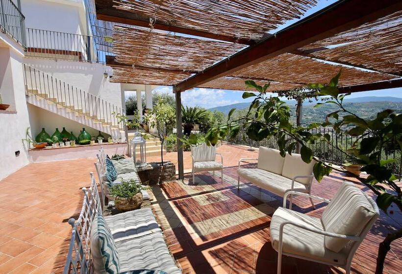 فندق B&b Baia Di Trentova