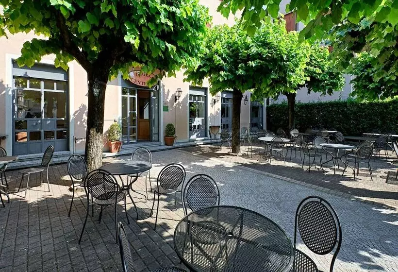 בית מלון כפרי Centrale