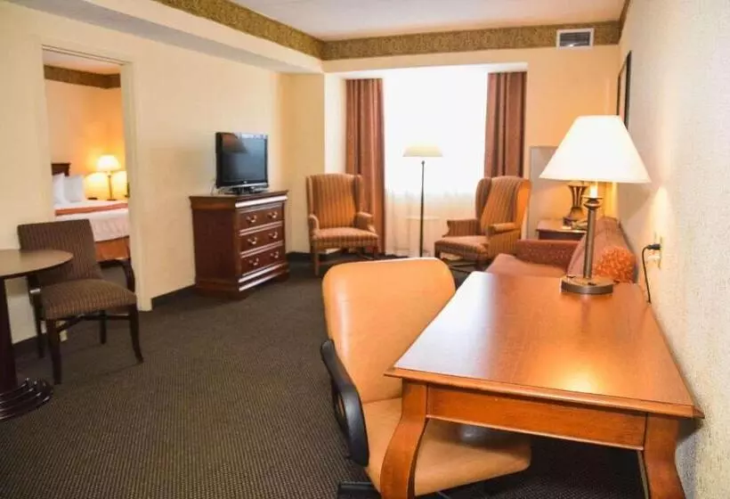 Отель Country Inn & Suites By Radisson, London South, On