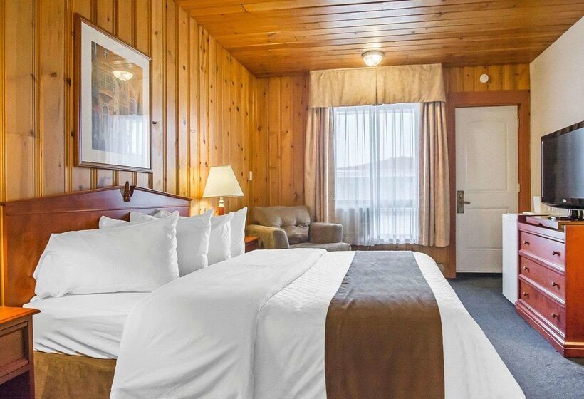 בית מלון כפרי Econo Lodge Forestville