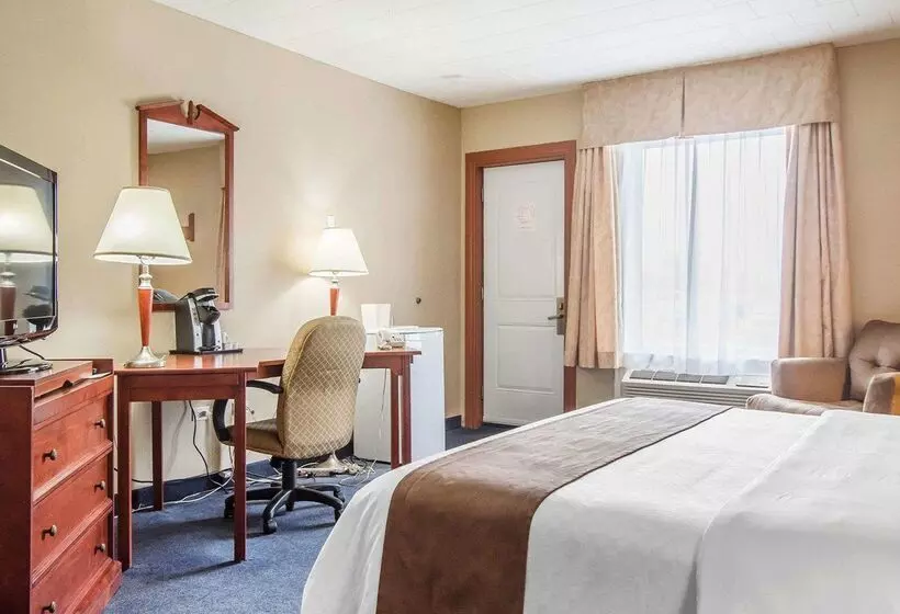 호텔 Econo Lodge Forestville