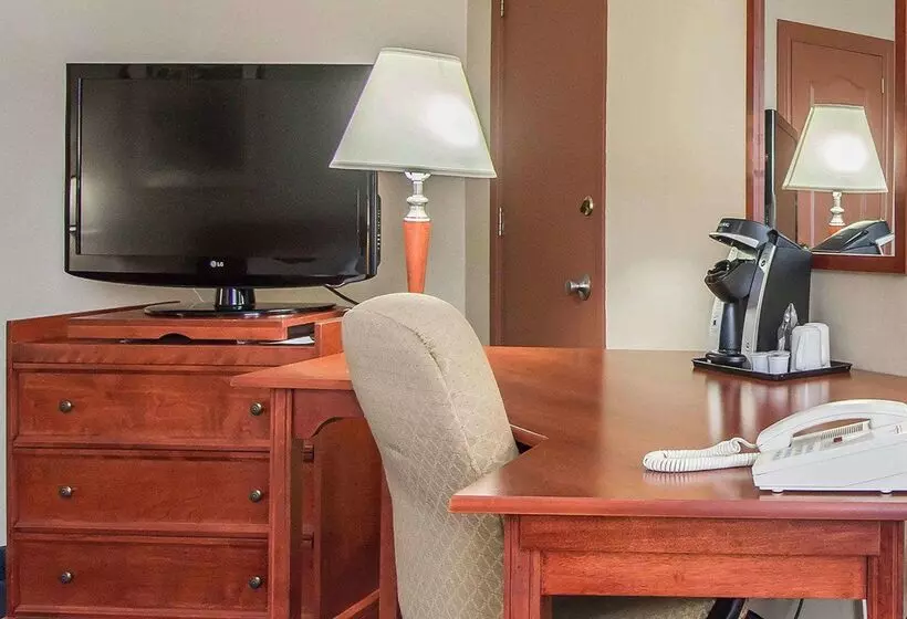 호텔 Econo Lodge Forestville