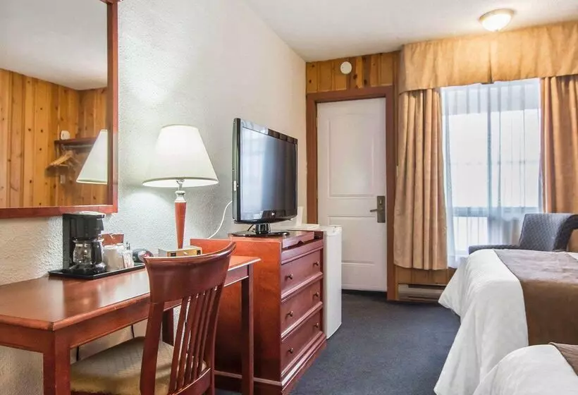 호텔 Econo Lodge Forestville