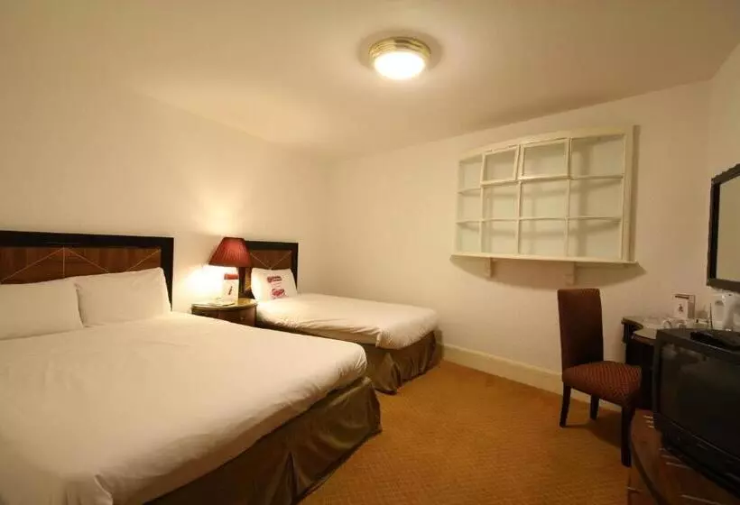 Отель The Grand Scarborough