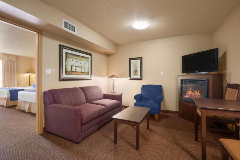 Otel Grande Cache Inn & Suites