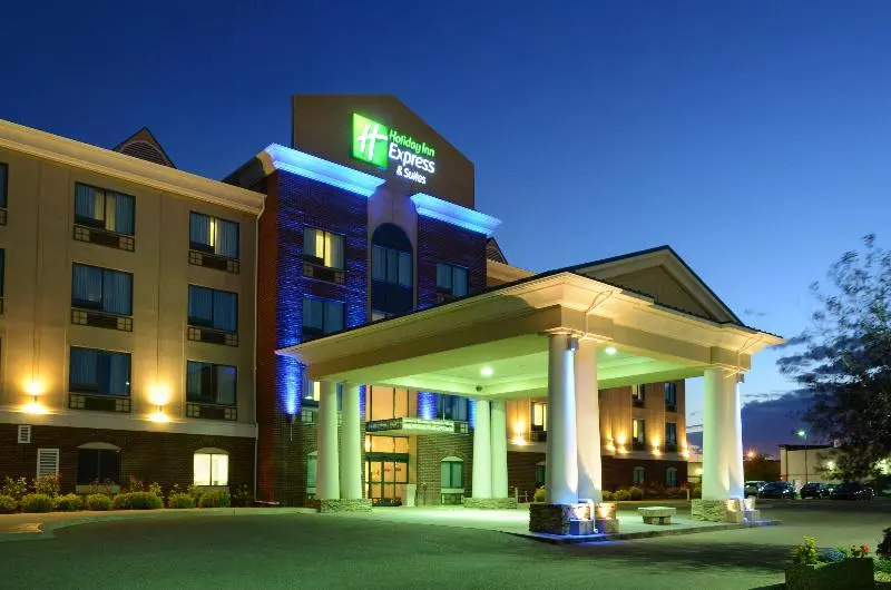 בית מלון כפרי Holiday Inn Express & Suites Medicine Hat, An Ihg