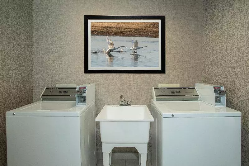 בית מלון כפרי Holiday Inn Express & Suites Medicine Hat, An Ihg