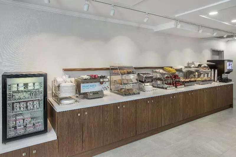 בית מלון כפרי Holiday Inn Express & Suites Medicine Hat, An Ihg