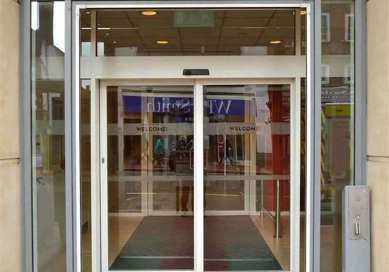 בית מלון כפרי Ibis Reading Centre