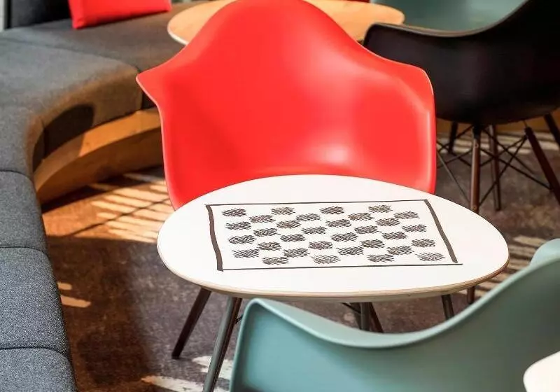 בית מלון כפרי Ibis Reading Centre