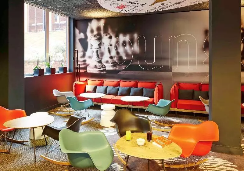 בית מלון כפרי Ibis Reading Centre