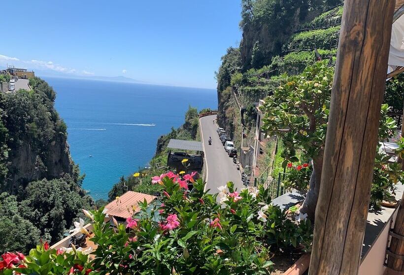 ホテル La Pergola