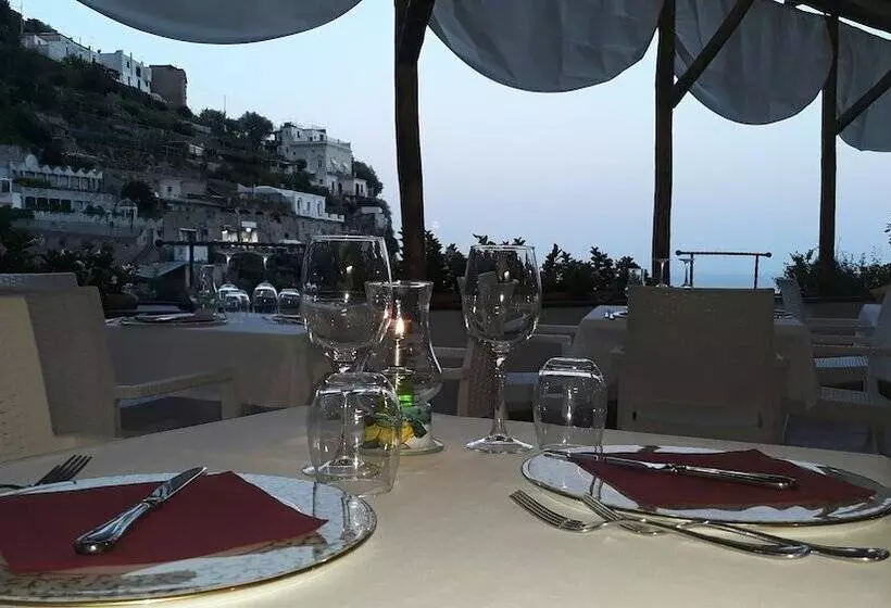 Отель La Pergola