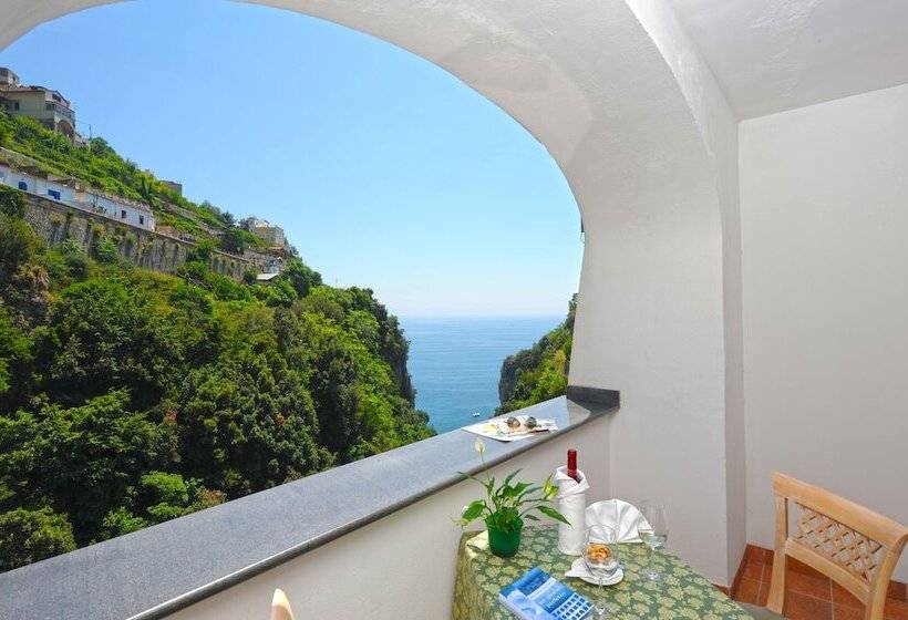 ホテル La Pergola