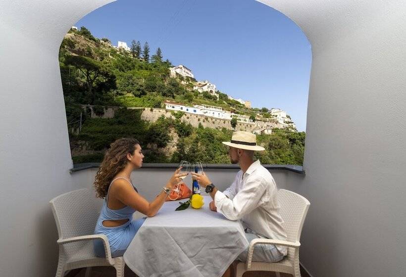 ホテル La Pergola