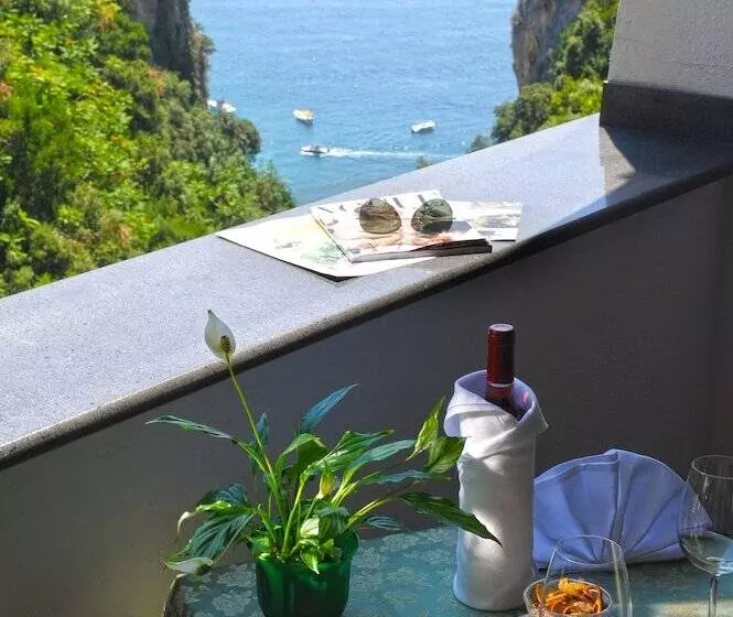 Отель La Pergola