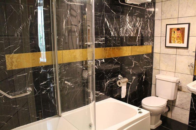 هتل Opulence Boutique