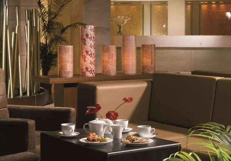 ホテル Radisson Blu Dhaka Water Garden