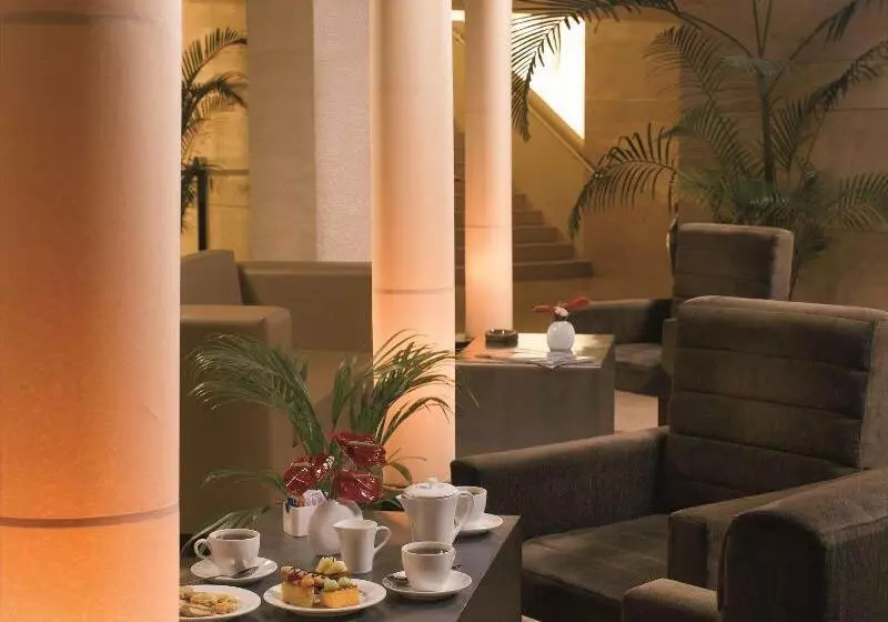 ホテル Radisson Blu Dhaka Water Garden