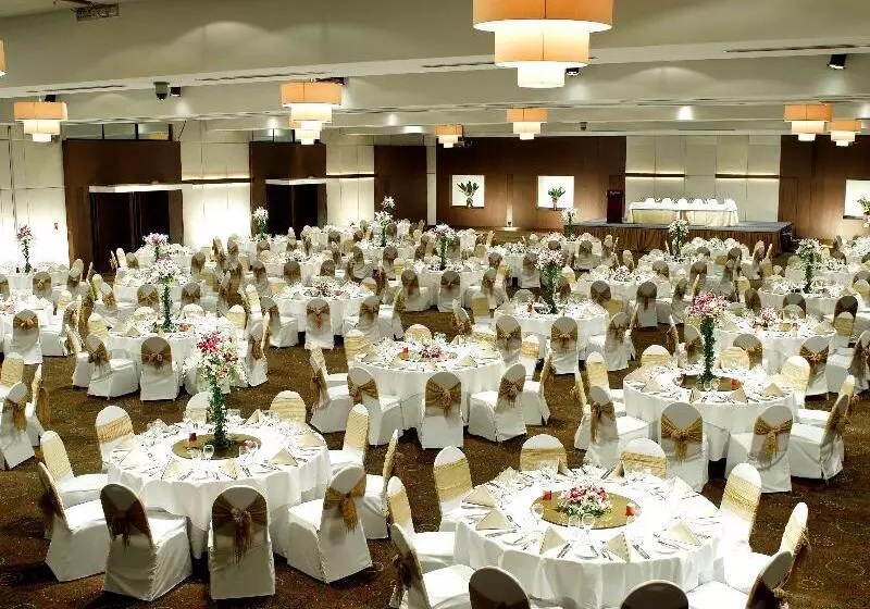 ホテル Radisson Blu Dhaka Water Garden