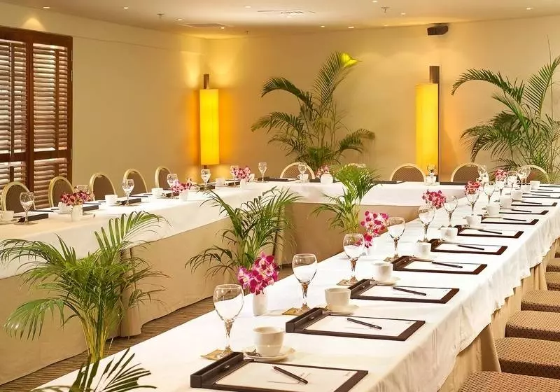 ホテル Radisson Blu Dhaka Water Garden