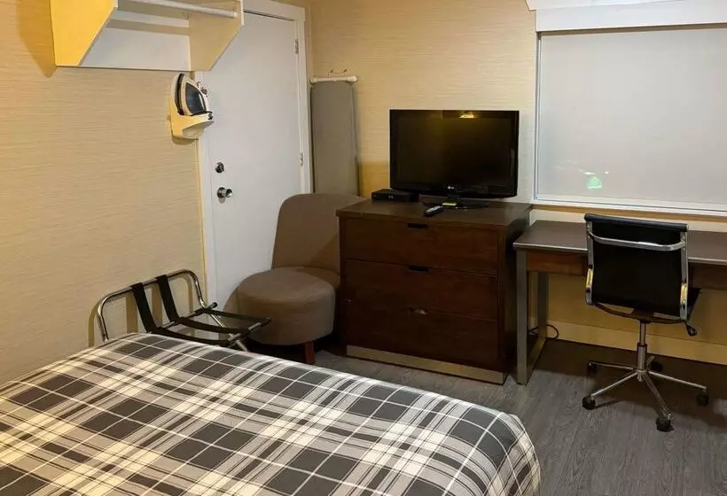 Szálloda Rodeway Inn & Suites