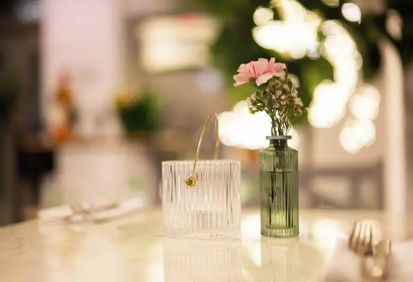 ホテル Saski Krakow, Curio Collection By Hilton