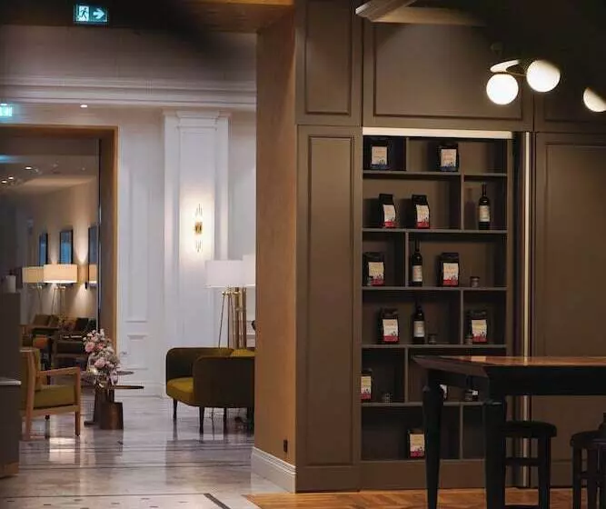 ホテル Saski Krakow, Curio Collection By Hilton