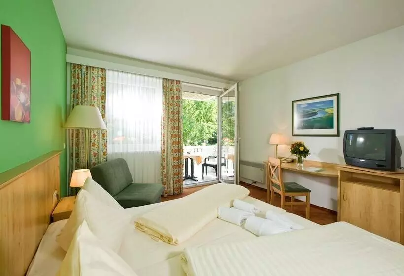 Отель Sonnenresort Ossiacher See