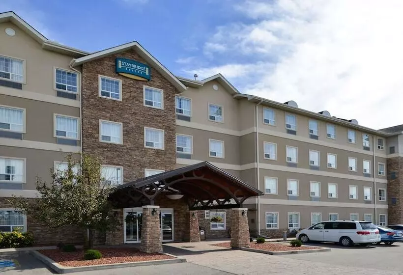 Отель Staybridge Suites Calgary Airport, An Ihg