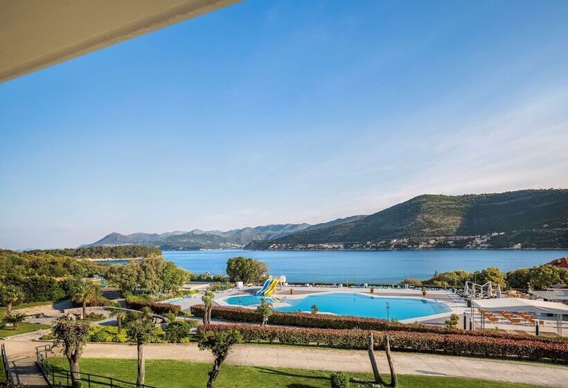 Отель Sunny Dubrovnik By Valamar