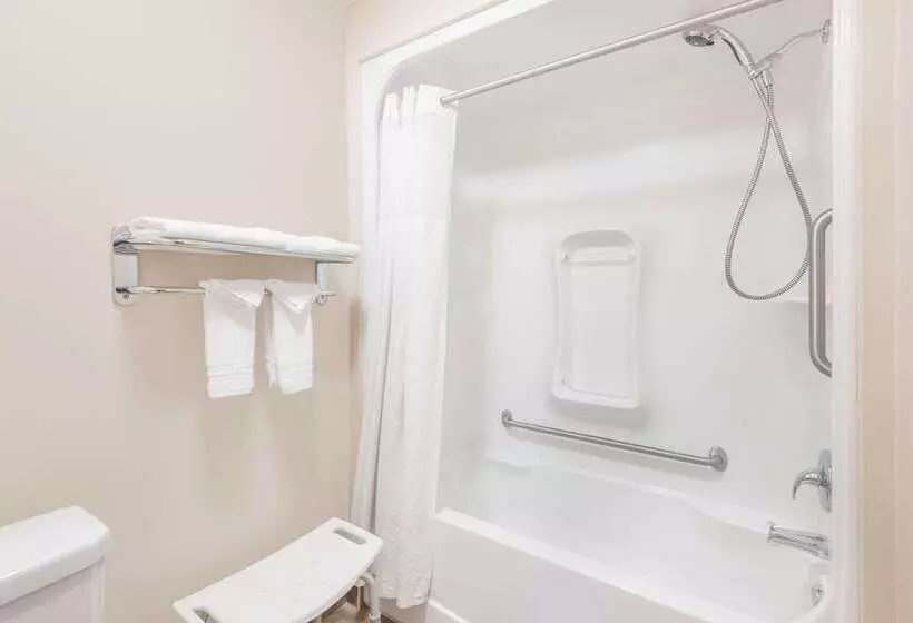 Отель Park Hill Inn & Suites