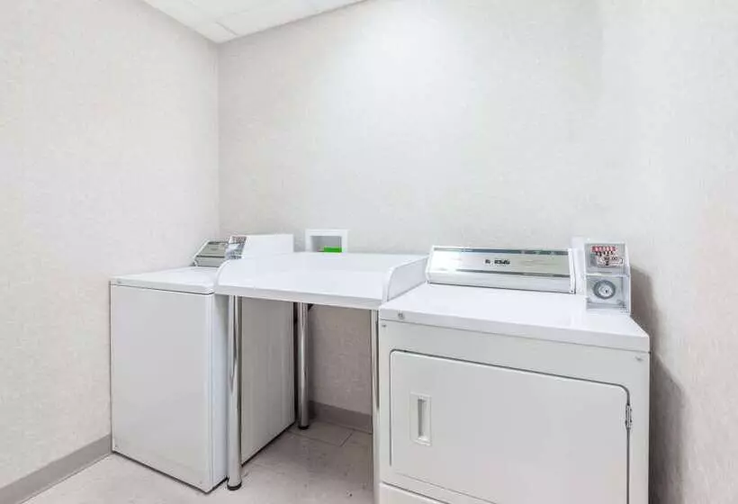 Отель Park Hill Inn & Suites