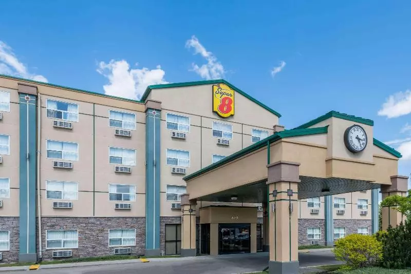 Отель Park Hill Inn & Suites